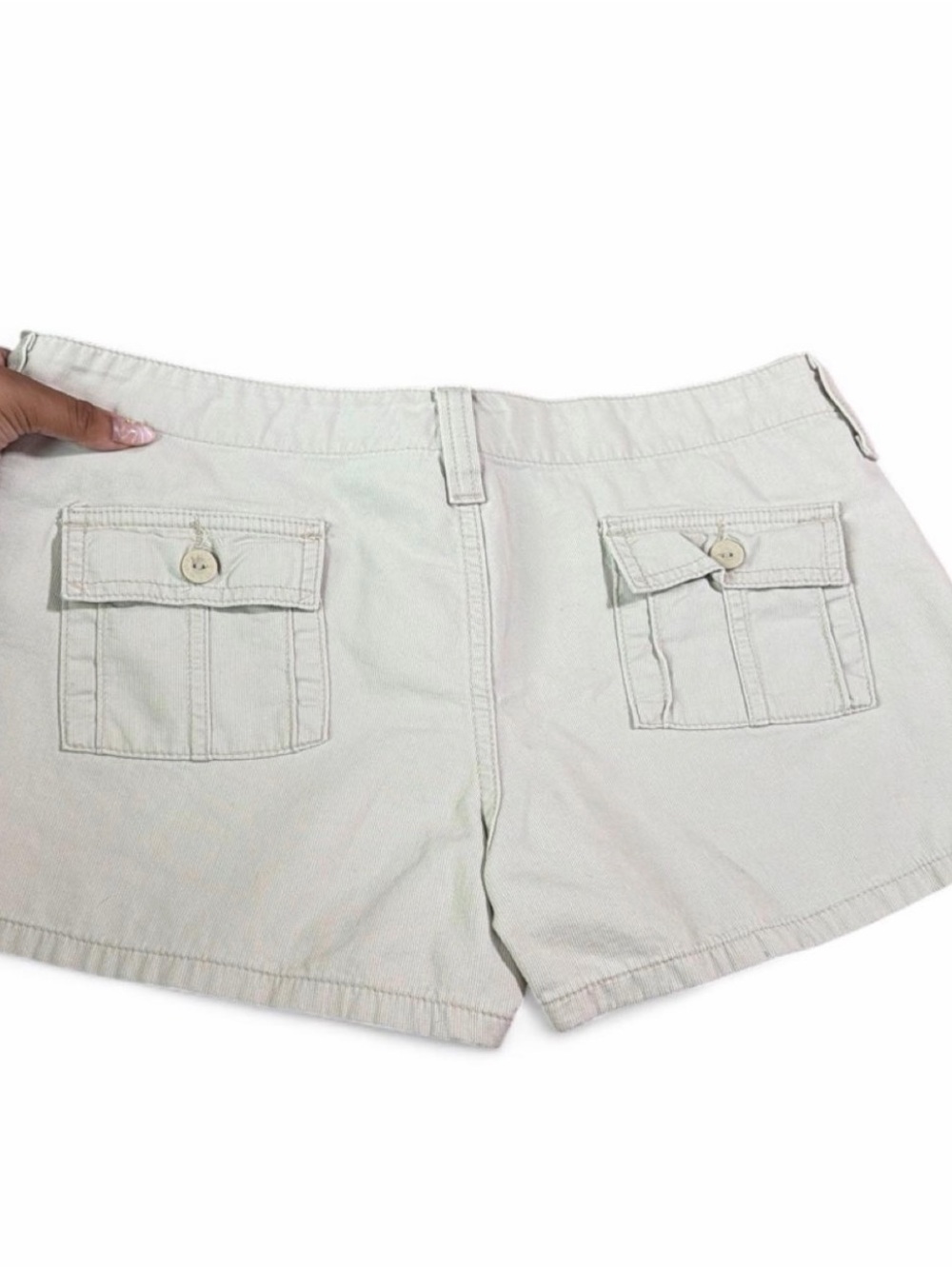 lei Women's Cargo Pocket Shorts in Light Beige